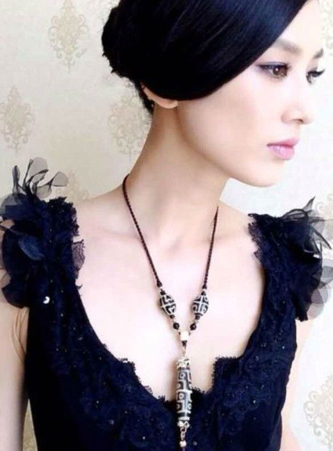 黄圣依佩戴天珠李连杰佩戴天珠出席活动土豪扬子的天珠天珠是一个神圣