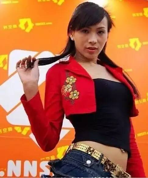 咪娜穆吒(世界10大变性美女 中国10大变性美女！)