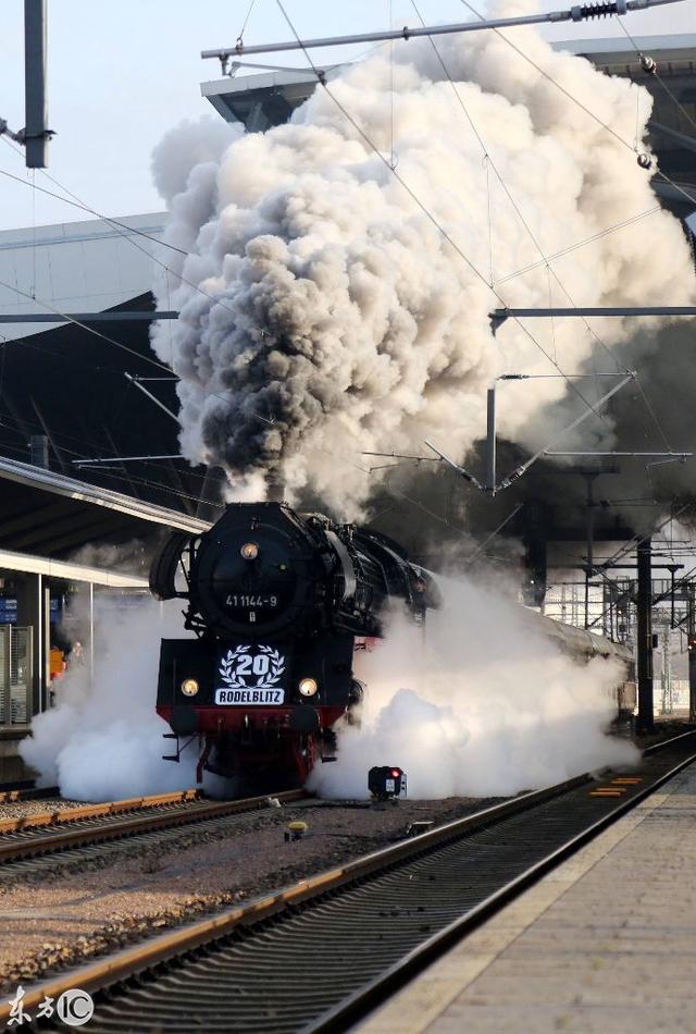 蒸汽火车原理 蒸汽火车100公里烧多少煤 - 汽车时代网