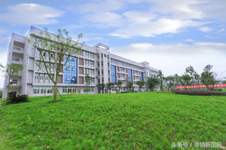 重庆工程学院：乘区域经济转型发展之势，打造西南地区特色IT教育