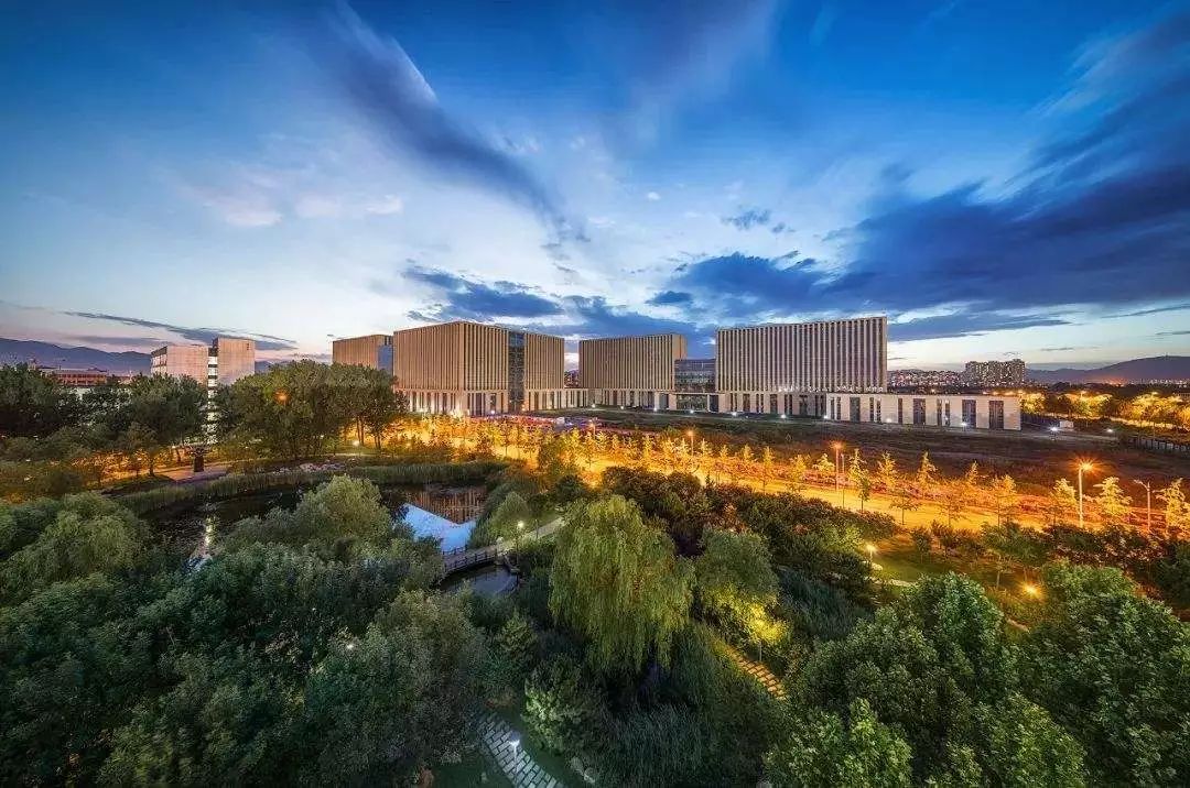 我考上大学时，小学同学已经辍学卖了5年肉丸