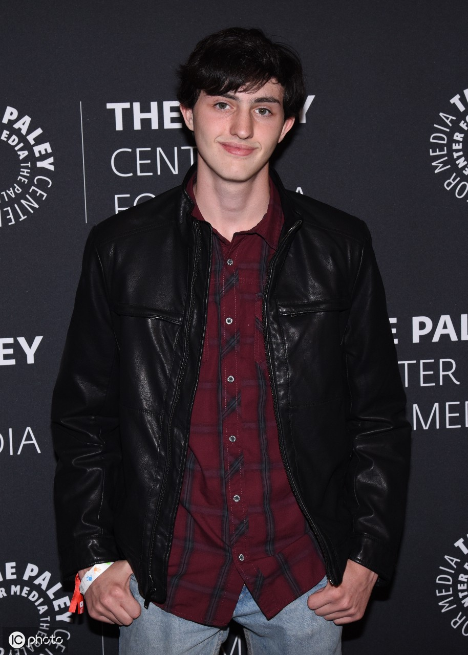 《眼镜蛇》第二季首映式演员酷帅靓场,仙姐鲜弟继续演绎