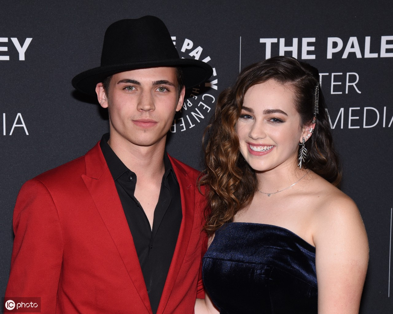 《眼镜蛇》第二季首映式演员酷帅靓场,仙姐鲜弟继续演绎