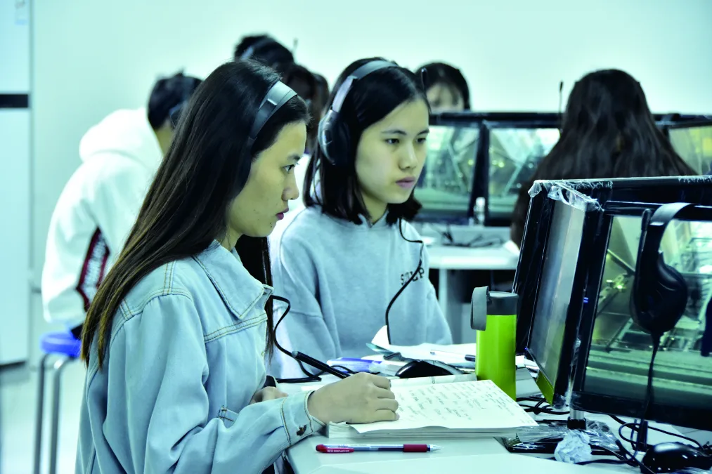 广州南洋理工职业学院人文与教育学院，因你而美丽