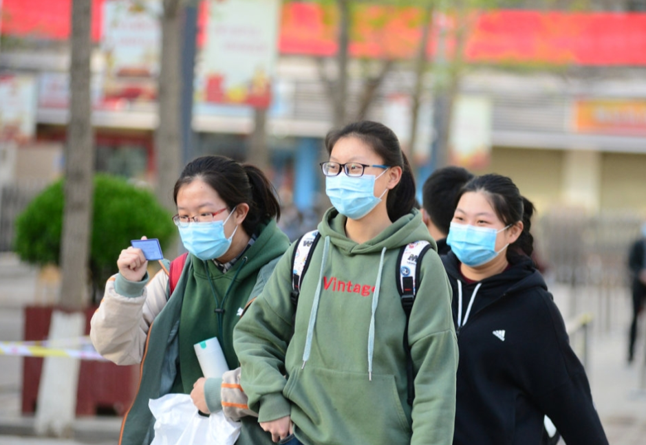 毕业后才知道，高等专科和职业技术学院大有不同，学生要谨慎选择