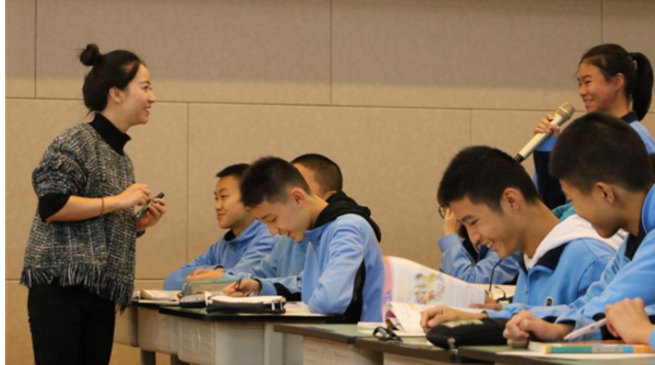 高考前的最后一课！班主任“告别”学生，一句“道歉”让学生泪目