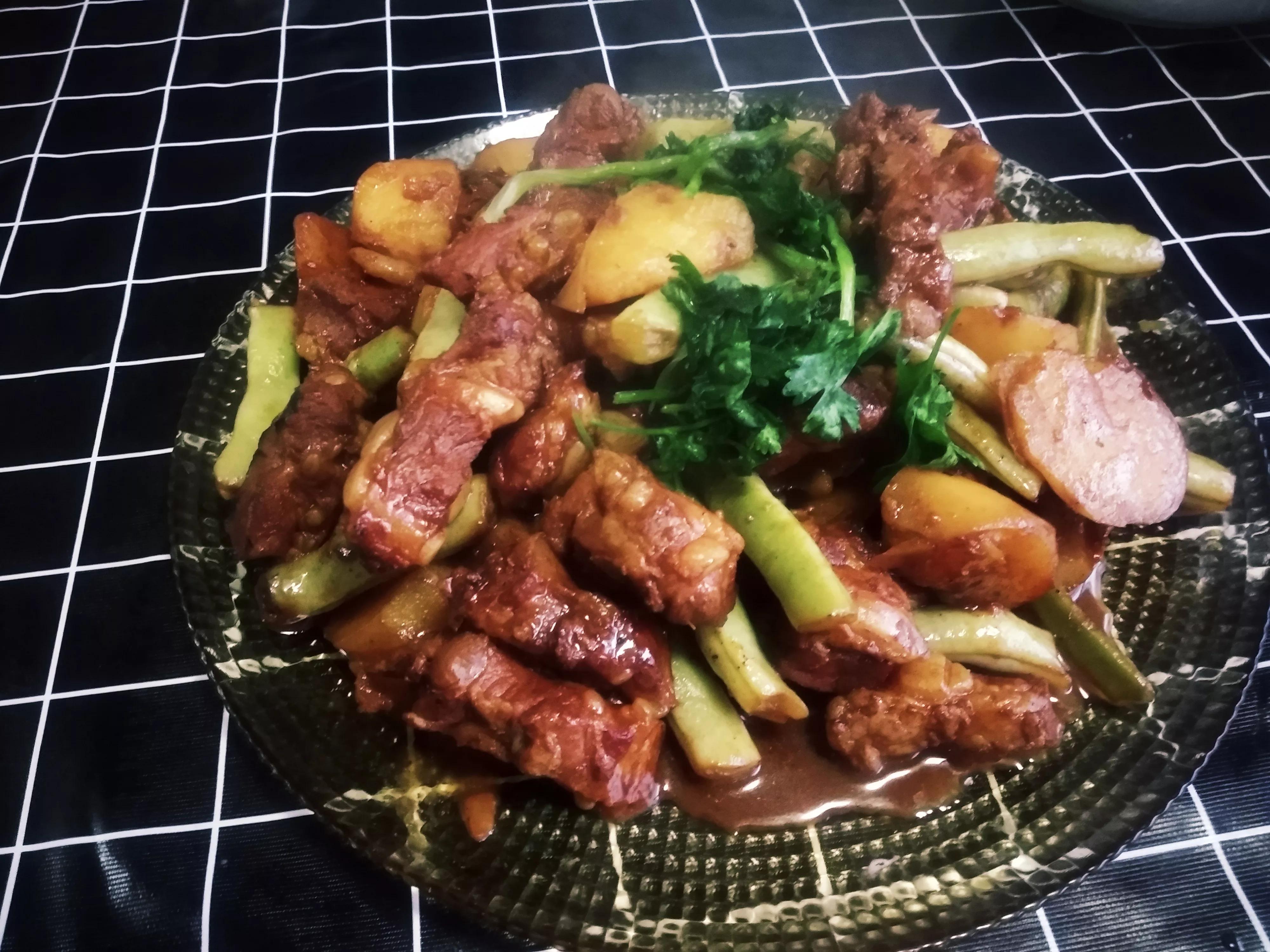 中秋家宴，东北人餐桌上必备的5大硬菜，南方网友:光吃菜就能吃饱
