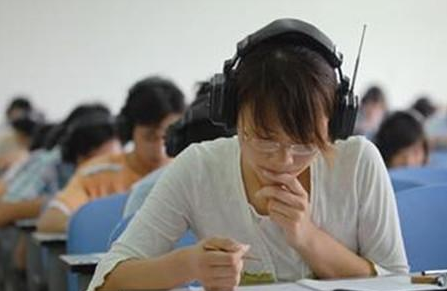 将英语“踢出”高考呼声越来越高，教育部回应，家长：这下放心了