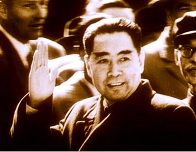 周恩来总理一生，为何四次痛哭？为父亲、为朋友、为人民