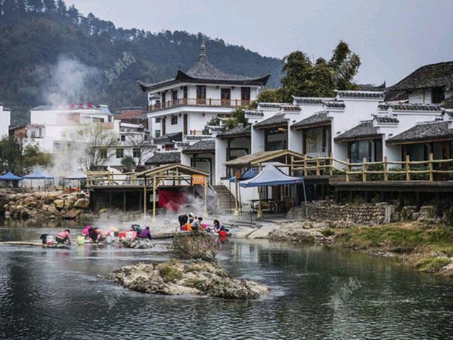 湖南温泉大全，36处温泉任你选择，大家快去享受吧