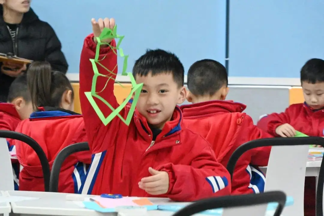 创校20年的这所学校，凭什么“出圈”？