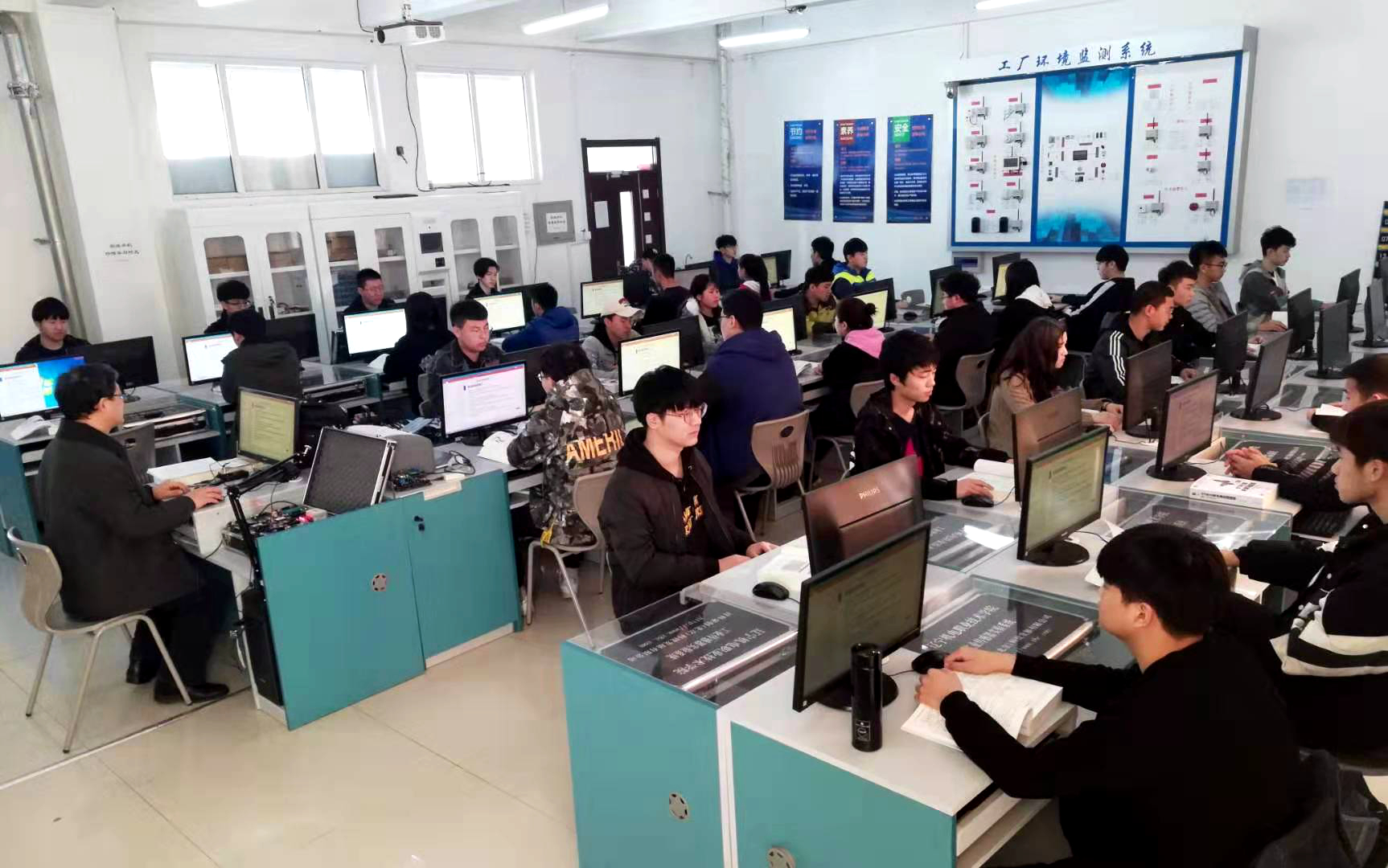 计算机类含金量“最高”的4个专业，就业前景好，一毕业就高薪