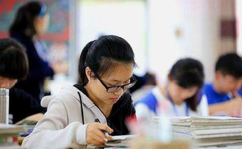 “专升本”和“复读”哪个是上本科捷径？多方考虑，后者优于前者