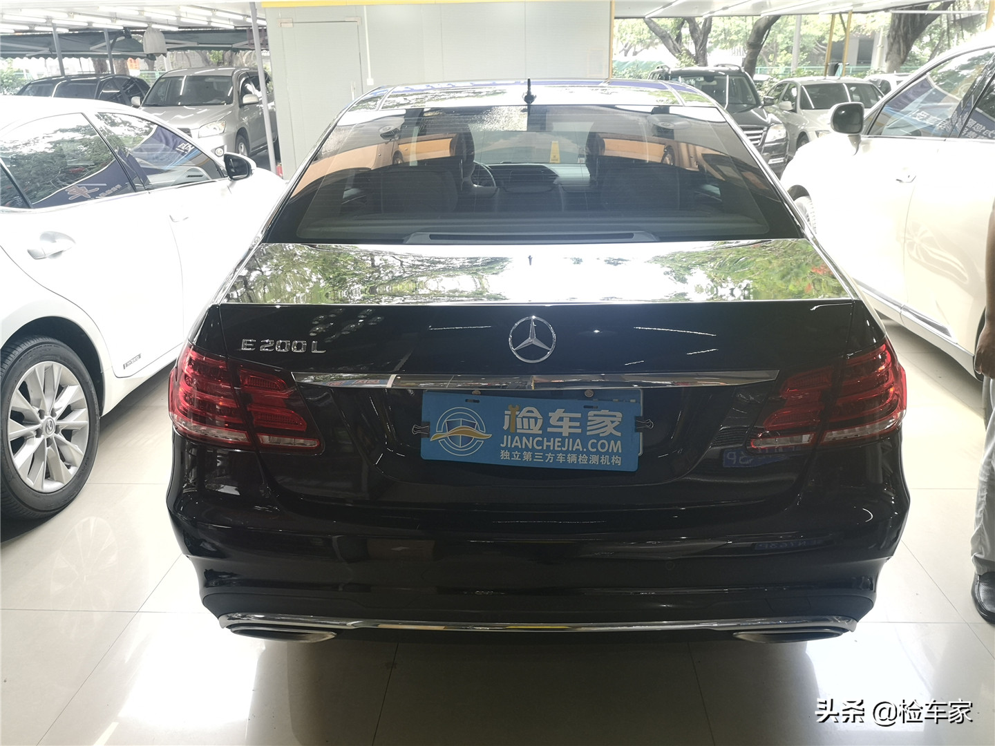 22万买辆才开3万公里的奔驰E级值吗？网友：这下开大奔不是梦了