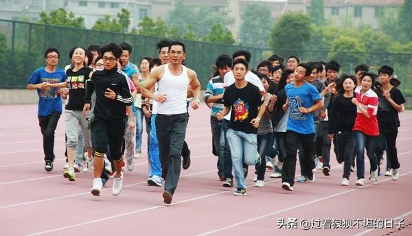 《全城高考》：一部差评的高考题材影片，依然能勾起青春的记忆