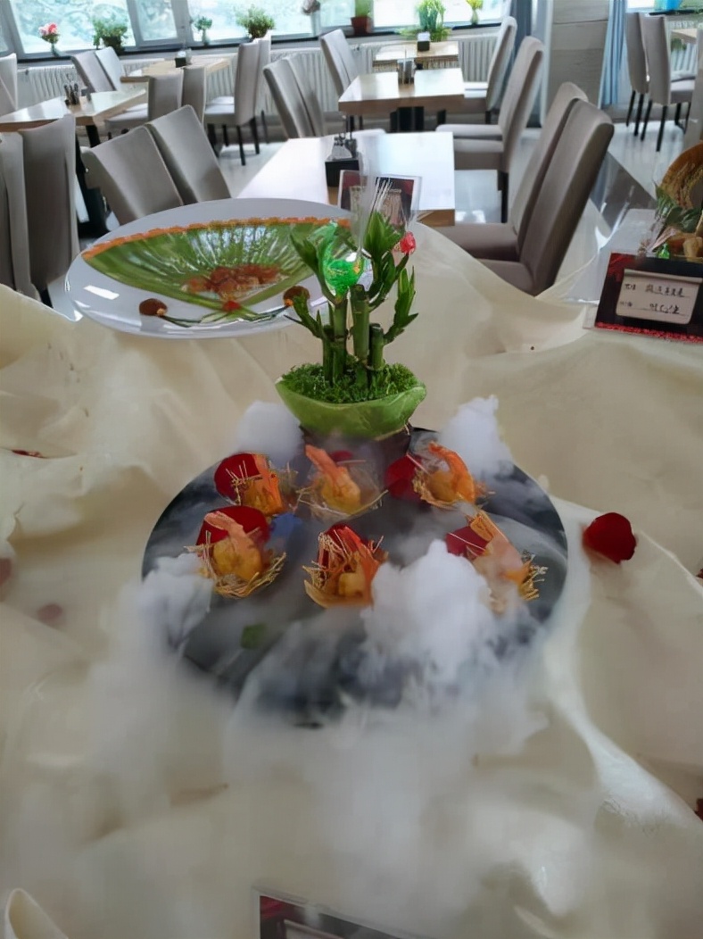 6米长蛋糕“免费”赠送！东北这所“吃饭”大学火了