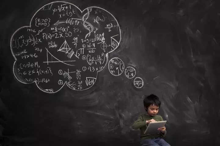 火爆！浙大开了个班给大一新生补高数，1万多位校外生都抢着来听课