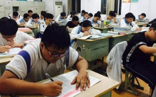 高考不能“复读”已成定局？官方做出回应，家长们表示喜忧参半