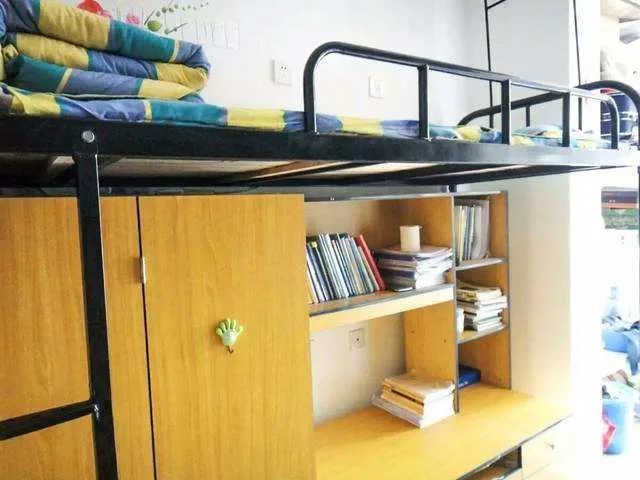 中国大学宿舍条件面面观：四类大学条件好，住在校外挺误事