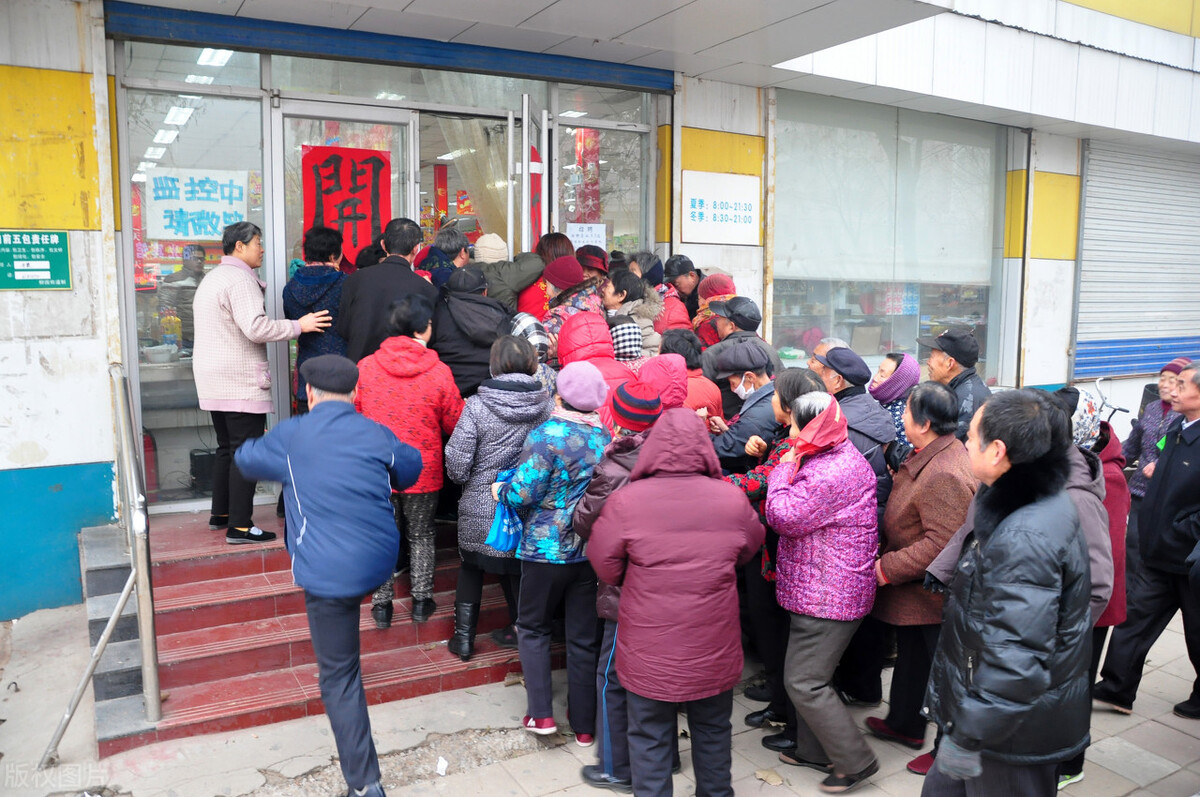 南京夫妻开超市，配合物业公司赚业主的钱，年赚90万，套路很简单