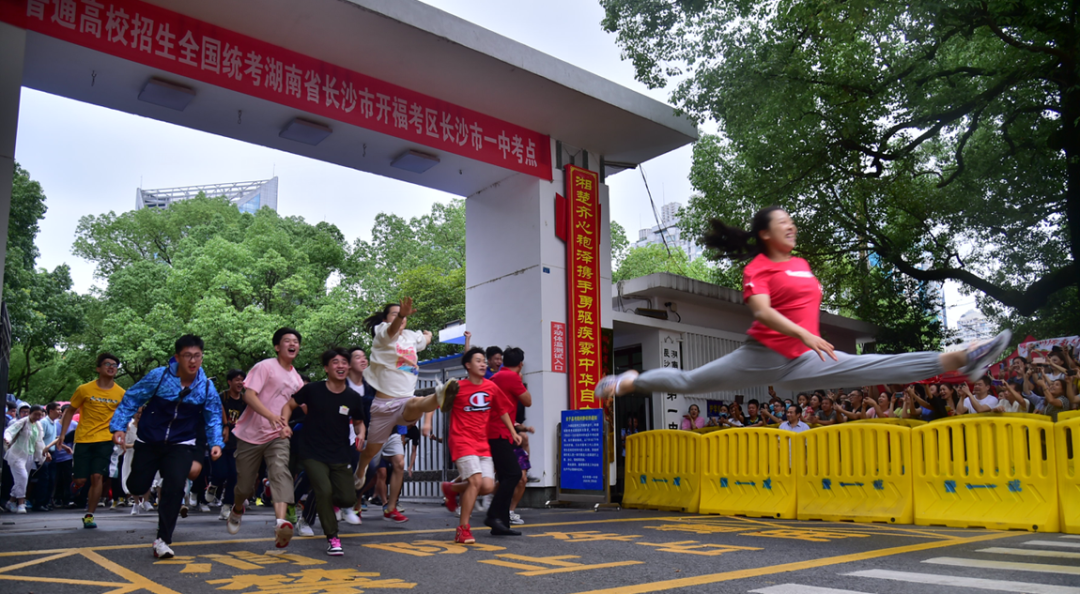 加拿大没高考？那学生如何上大学