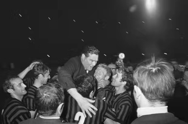 希望小马尔蒂尼不会在今天爆发（一文讲述马尔蒂尼家族编年史，百年意大利足球变迁都在这里）