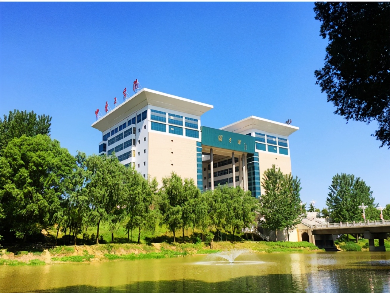 艺考生综合排位不高怎么办？捡漏这11所艺术实力强的学院附录取分