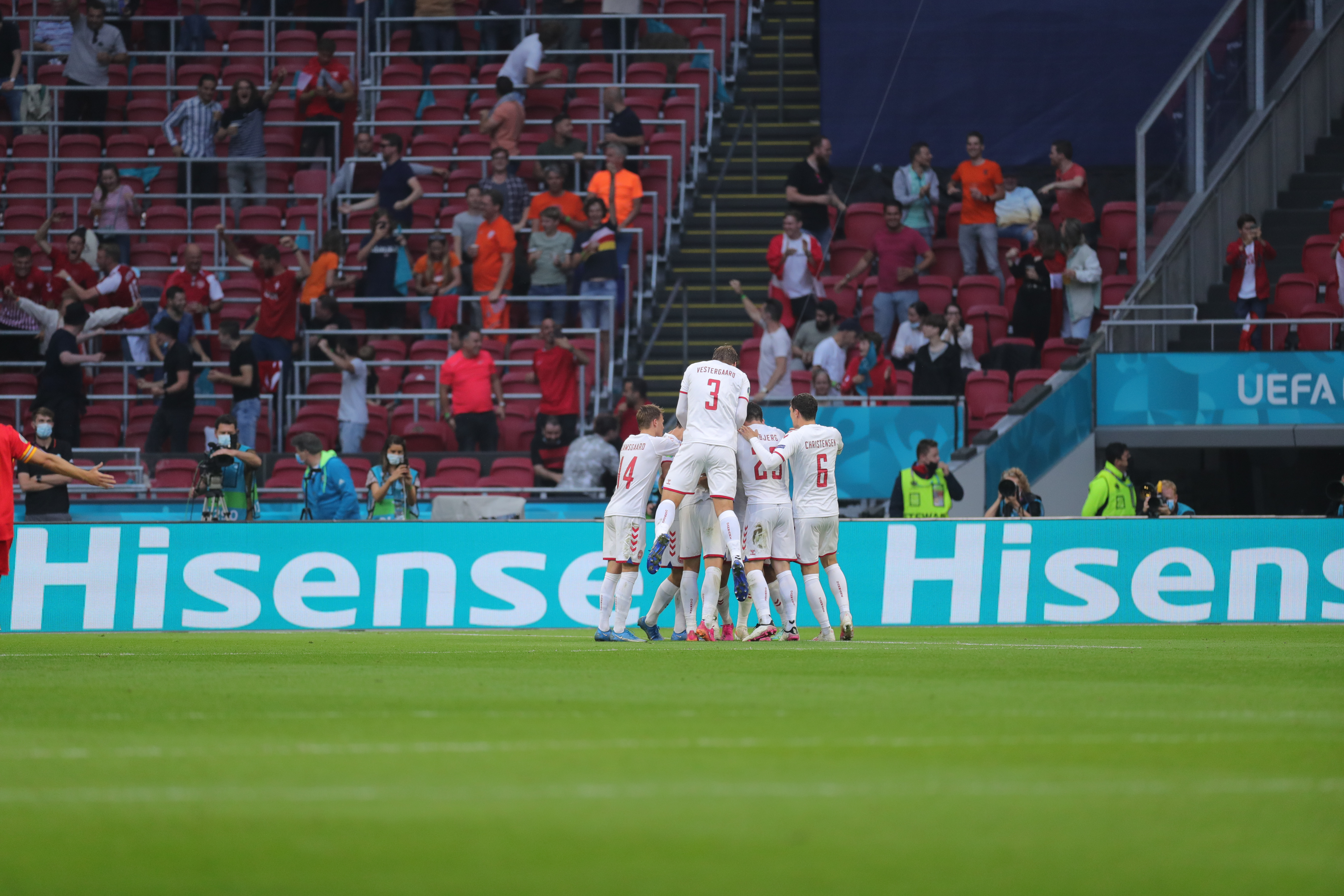 附欧洲杯已完场比分结果（0-4！上届欧洲杯4强耻辱出局：多名球员落泪，31岁皇马巨星4场0球）