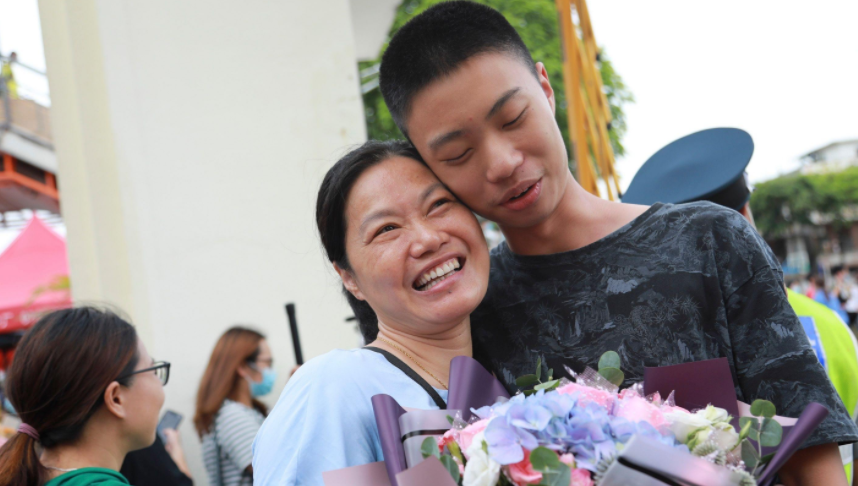 高考各省报名人数出炉，1078万考生同台竞争，400多分能上本科吗