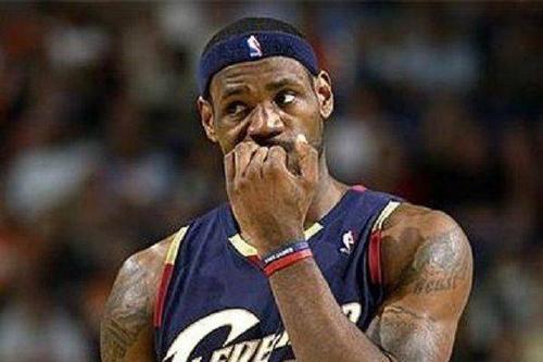 nba球员为什么穿紧身短裤（原来球星也有特殊癖好，詹姆斯成标志，乔丹有够奇怪）