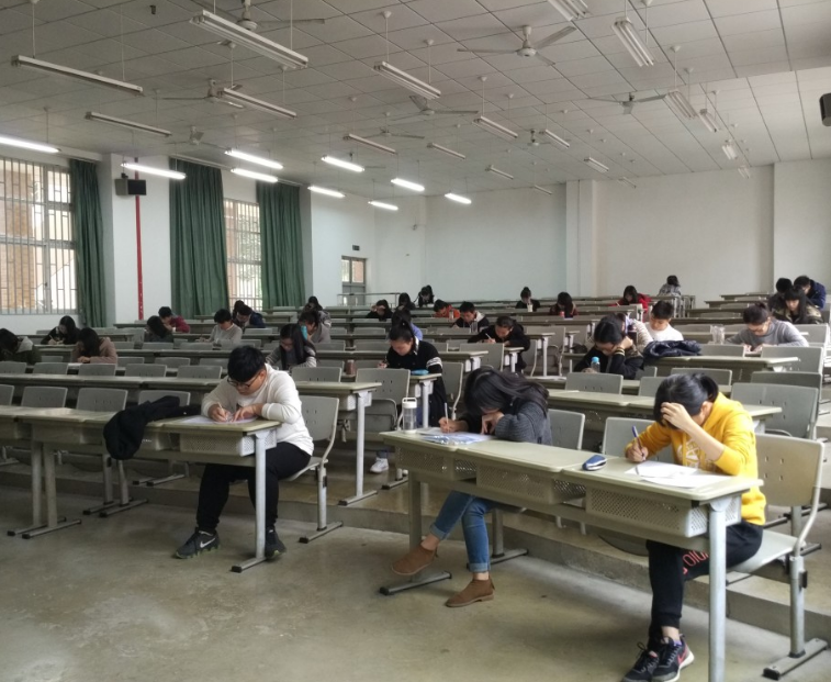 福建5所野鸡大学臭名昭著，被官媒点名，学生毕业后还是高中学历