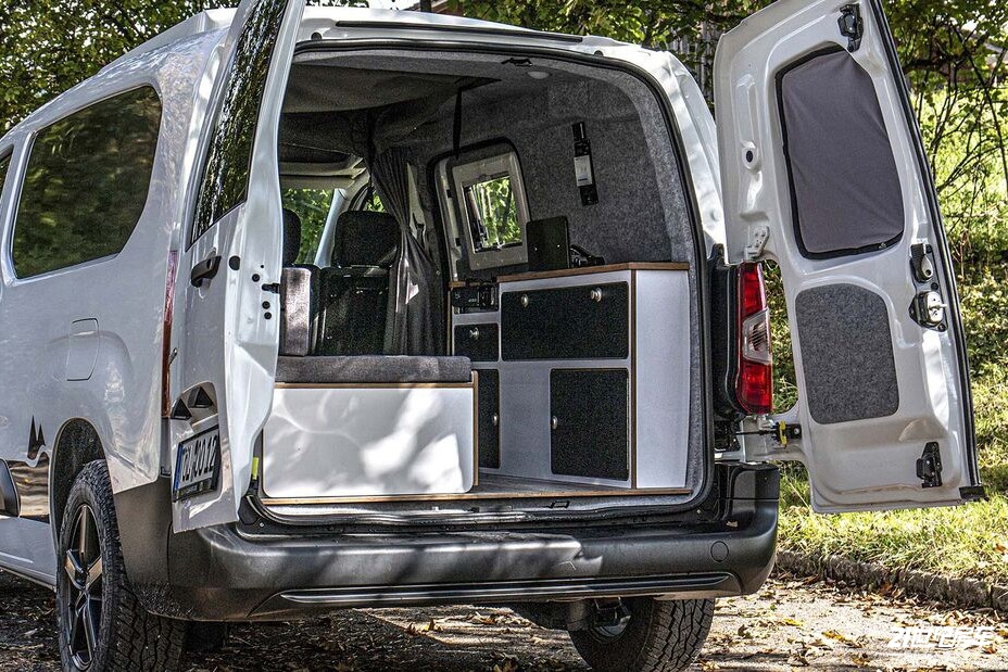 雪铁龙推出微型四驱房车!有2米大床的mpv,厨房还不小