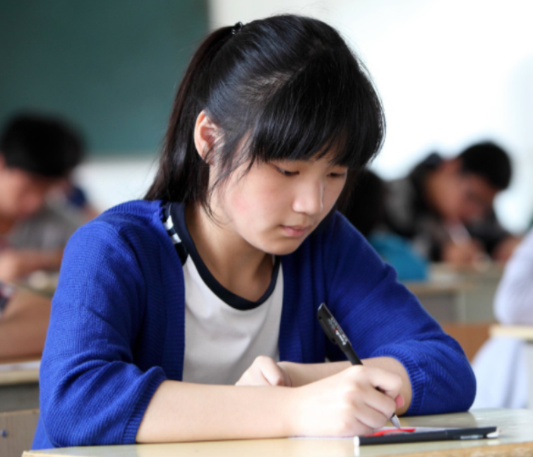 公立学校和民办学校的差距拉开？“双减”落地后，开学初现端倪