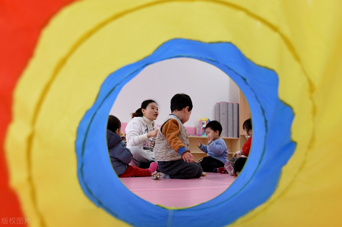 婴幼儿托育业生存调查：托育员收入普遍3000-5000元，有机构7年搬园5次