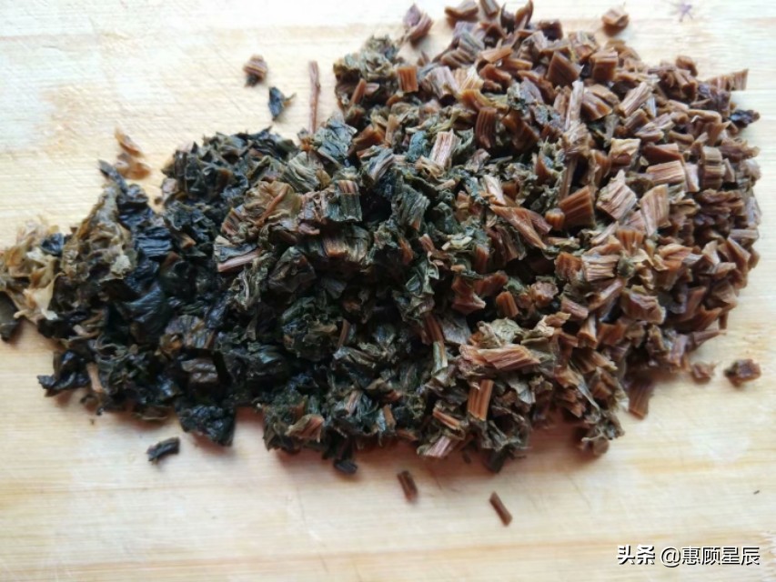 自制梅干菜有绝招，教你三种方法，一腌二晒三蒸，这干菜扣肉太香