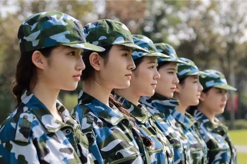 大学军训拉练是什么（大一新生军训这）