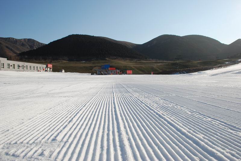 北京哪里可以滑雪(滑雪不止崇礼，打卡北京3大滑雪场，不出国门就能体验国际赛道)