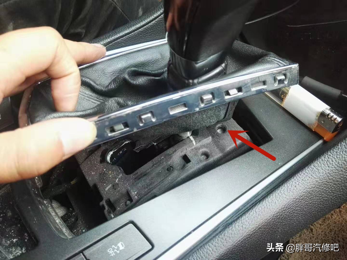 凯迪拉克电子助力方向盘锁故障，造成车辆无法启动，维修步骤