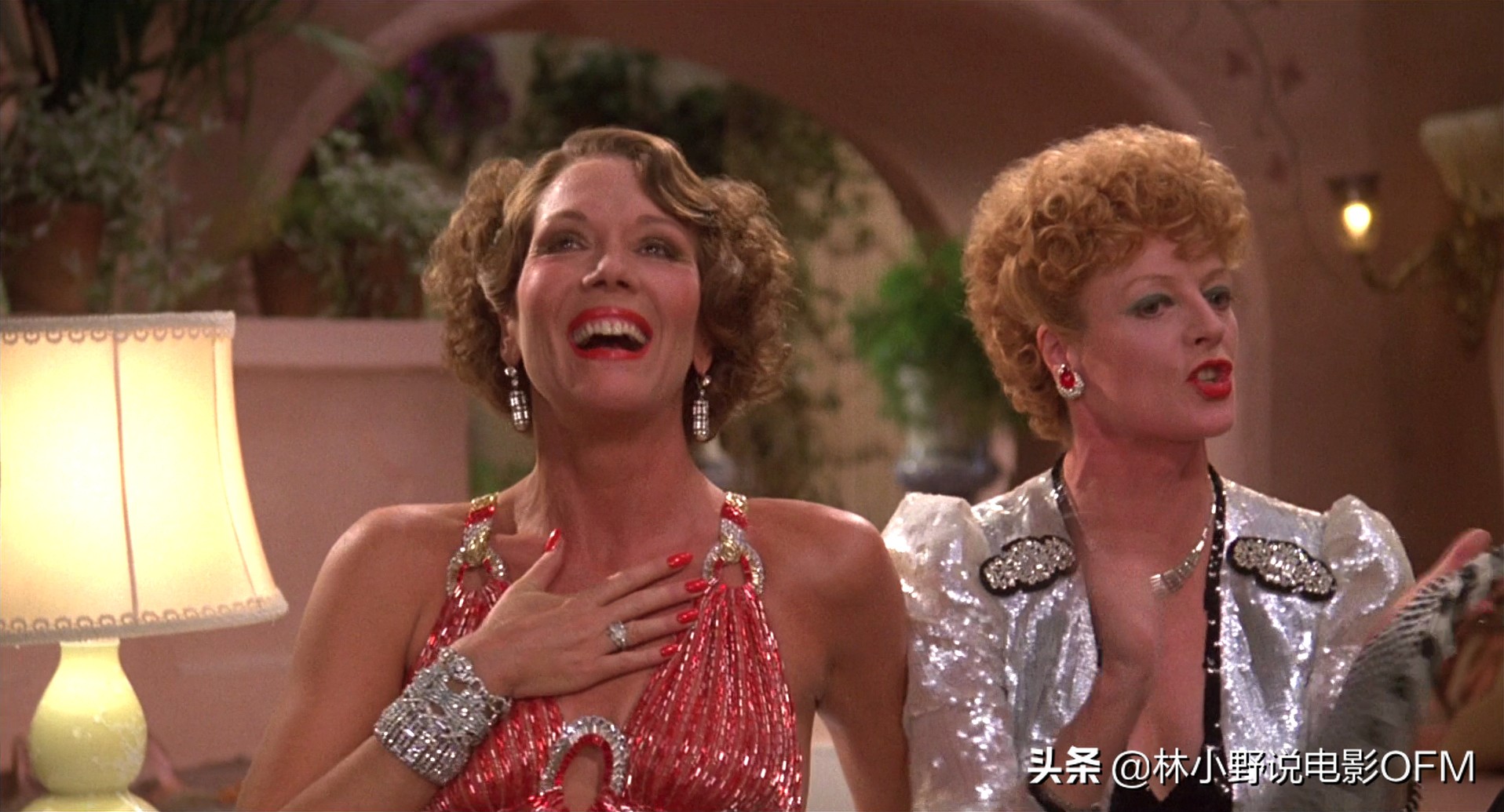 《阳光下的罪恶》女主角是邦女郎，男配是“查泰莱夫人的情人”