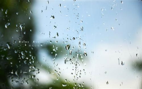 雨夜听雨唯美句子，深夜下雨睡不着的说说