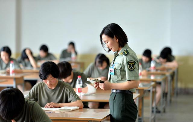 在部队考军校和在地方考军校有4大区别，想当军官最好提前了解
