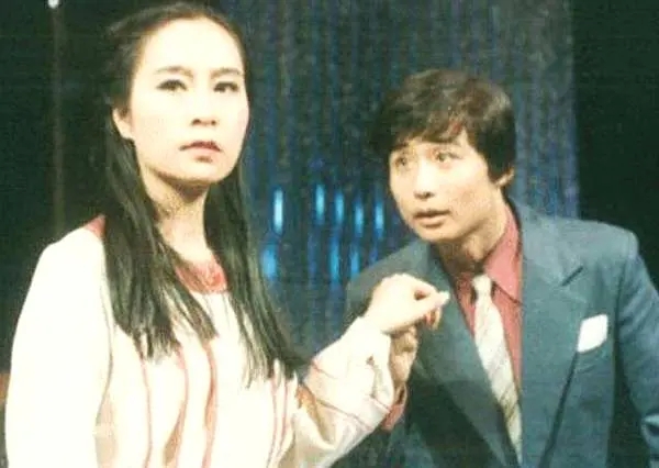 还记得周野芒扮演的林冲吗？80年代工资50元，前妻很著名