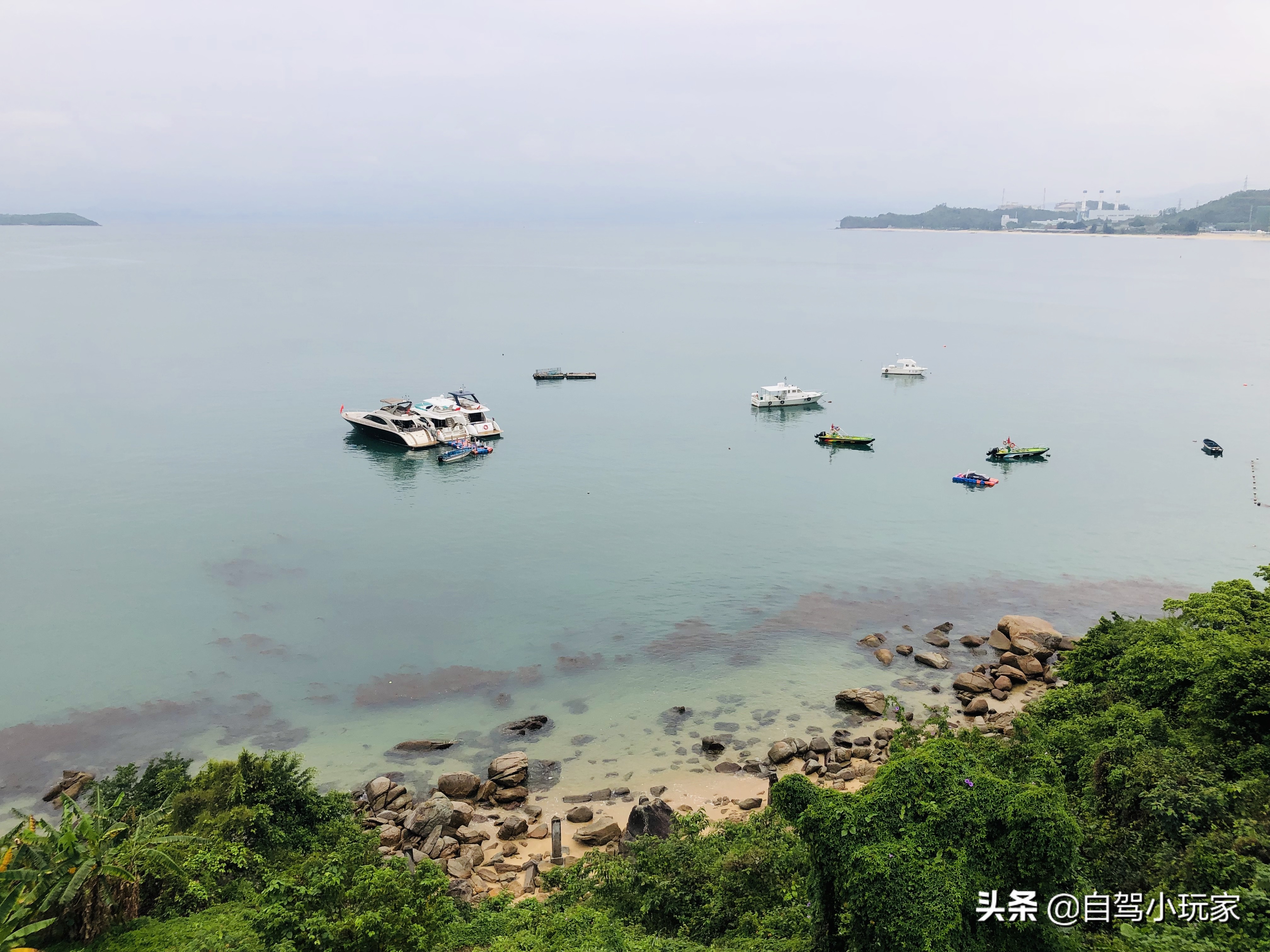 东冲西冲哪个好玩(深圳最干净、人最少的私家沙滩，竟藏在这里！而且还免费，好意外)