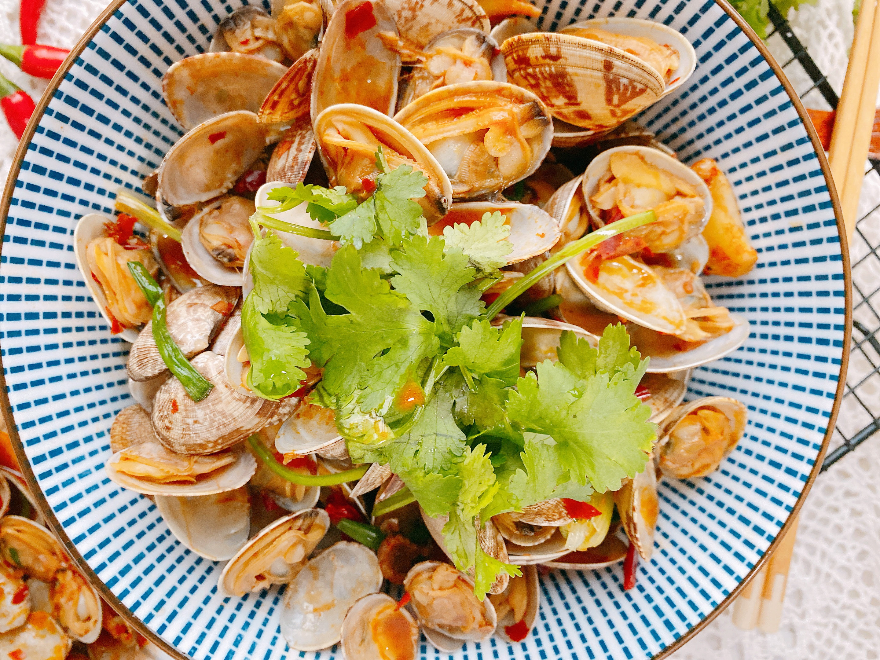 辣炒花蛤做法,大厨都这样做,花蛤鲜嫩入味,没有泥沙 - 占星师