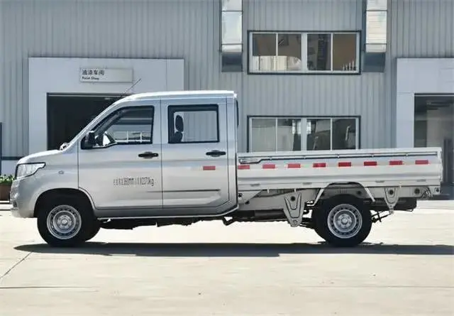 家用小货车——五菱荣光新卡，4.98万起，还是国六排放