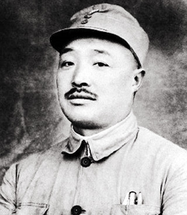 红军曾有11个军团，首任军政主官都有谁？1955年什么军衔？