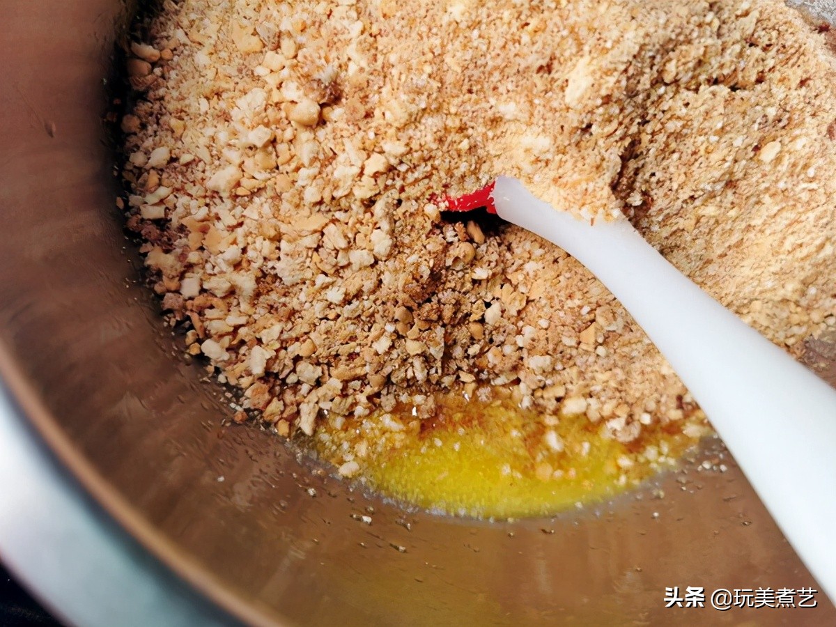 春光明媚好时光，树莓遇上菠萝，就来一个慕斯尝尝