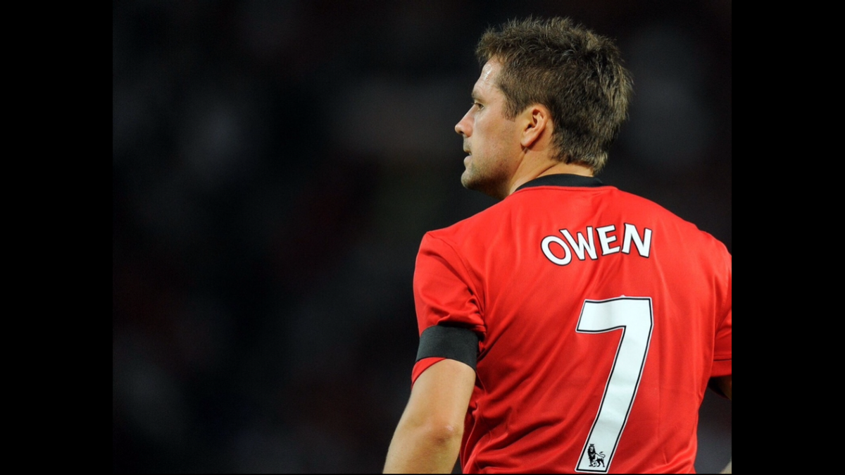 在2009年,迈克尔·欧文(michael owen)以自由身加盟曼联,穿起7号球衣.