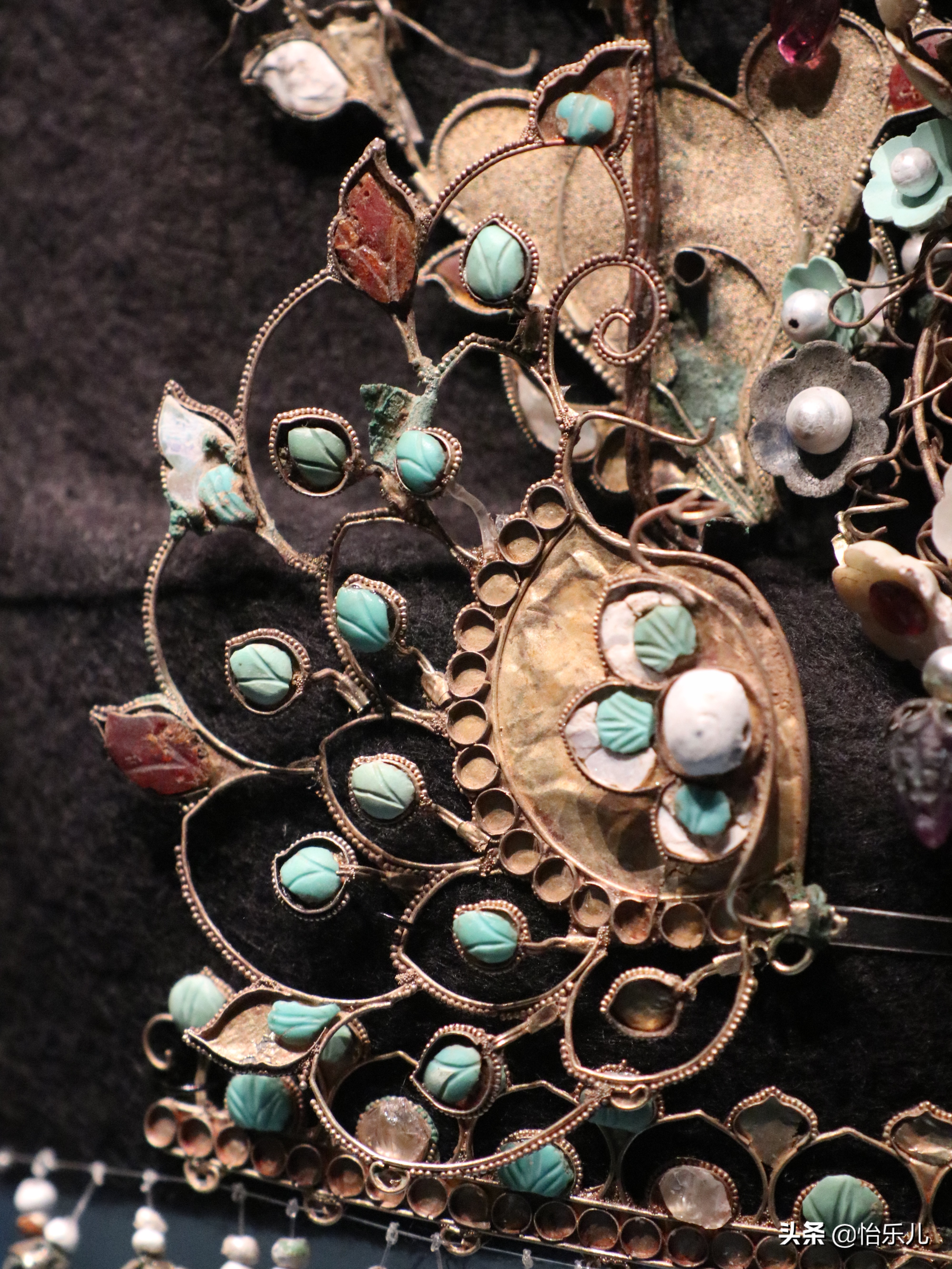 来首博,看25岁唐代公主的金冠,这可是世界上唯一一套