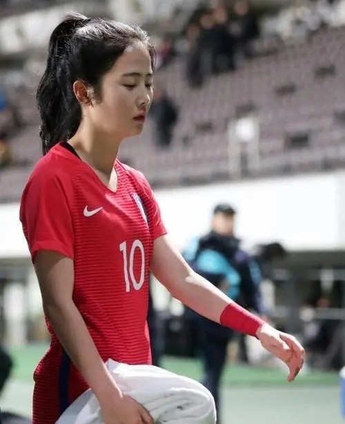 关于川澄奈穂美的一些介绍(靓丽的"玫瑰豪门"--记世界足坛最美女足